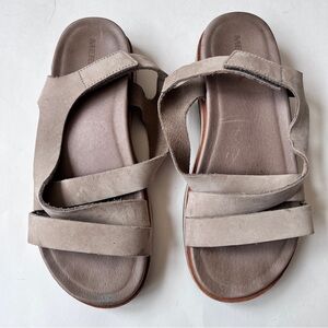 Merrell Tan Leather Sandals Size 5
